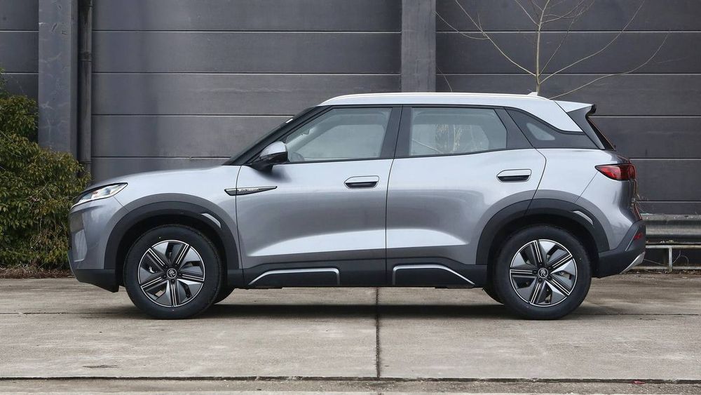 BYD Yuan Up 3 pozitsa dop