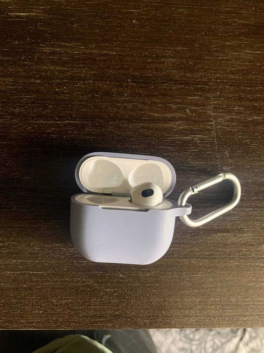 AirPods 3 поколения