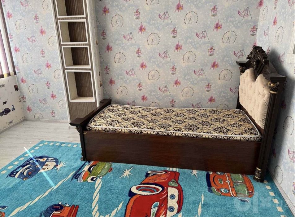 Слается 4х комнатная квартира Вокзал парк 550$