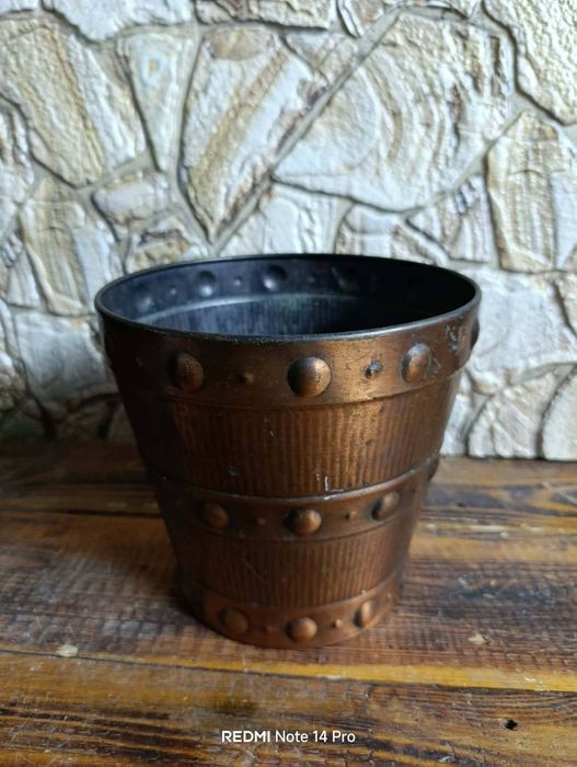 Стара кашпа саксия