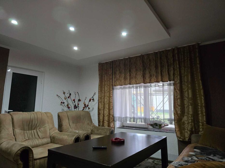 Къща във гр.Провадия идеален център,всичко