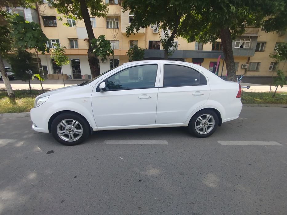 Продам свой Neksiya 3