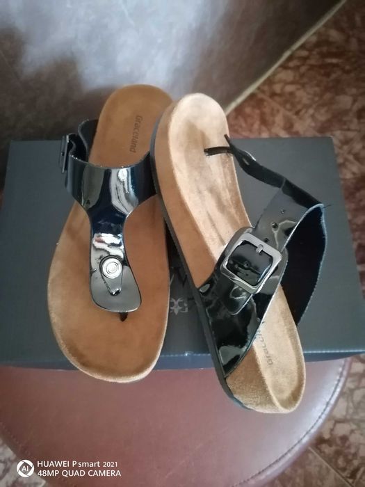 Маркови дамски чехли.