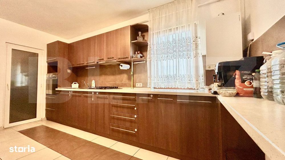 Apartament cu 3 camere, in curte privata