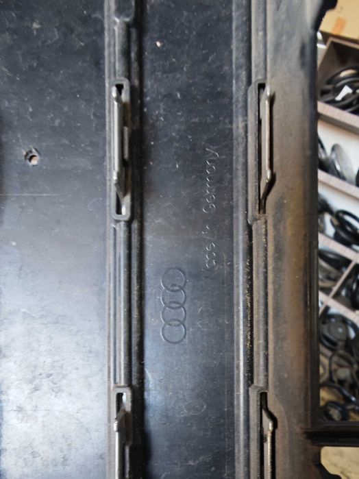 Решетка предна броня Audi A6 C8 4K 2020 Н100