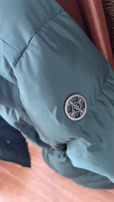 Зимняя куртка (пуховик)