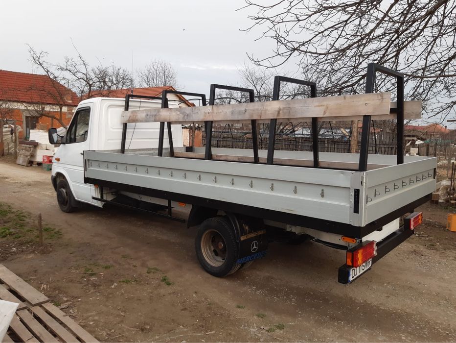 Vand Mercedes-Benz Sprinter 413 pentru mai multe detalii sunați la numărul de telefon afișat 0762507912