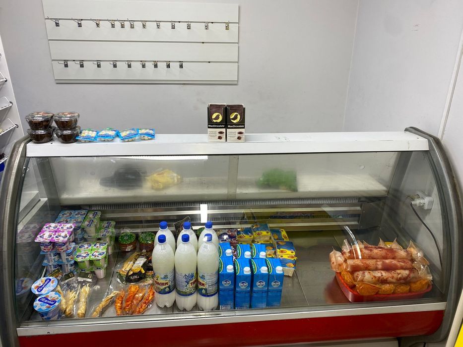 Холодилник витринный