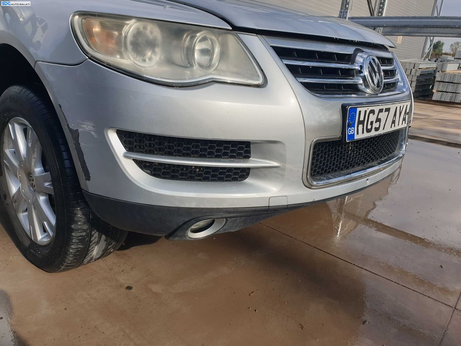 Bara Spoiler Fata cu Grile Inferioare cu Defect FARA Grila cu Emblema Volkswagen Touareg 7L FL Facelift 2007 - 2010 Culoare LA7W Reflex Silver Metallic [K8256]