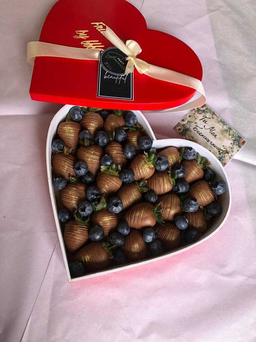 Новый год с Новым вкусом! Yangi yil Sovgalari. Клубники в шоколаде