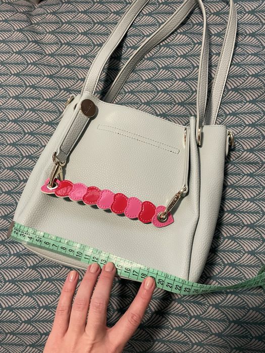 Geanta valentino noua medie