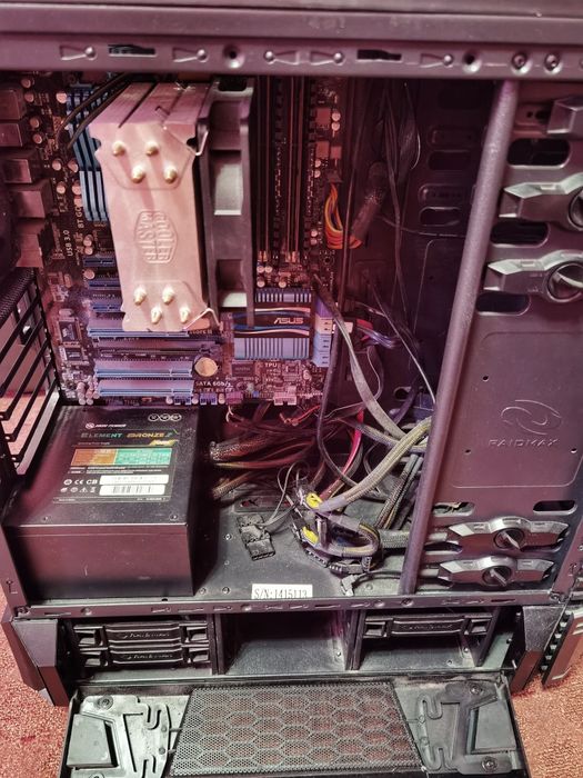 Vând Desktop i7 Ssd