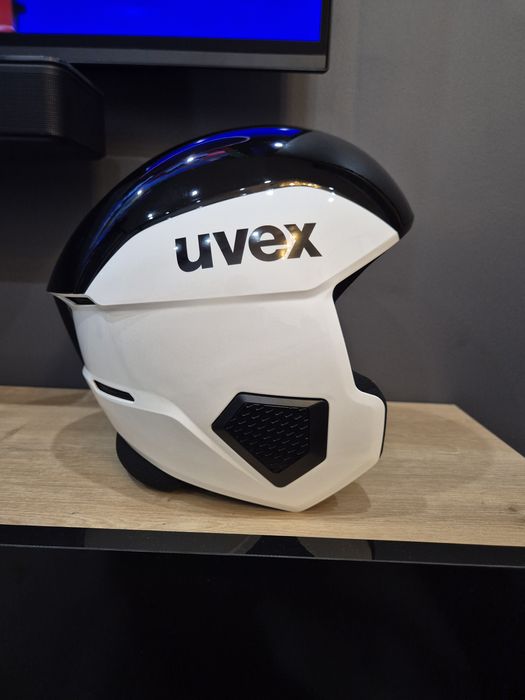 Детска ски  каска UVEX invictus FIS