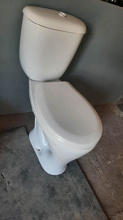 Продам унитаз комплект хорошим состояние