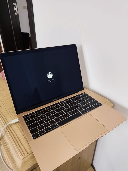 Cand macbook fara sistem de operare