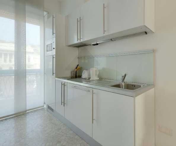 Дава се под наем Двустаен апартамент в Пловдив, Център - 44 кв.м за 147.9 € - Снимка #1