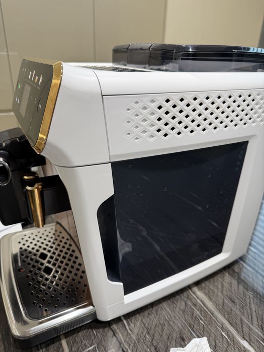 Автоматична кафемашина Philips Серия 5400 EP5443/70