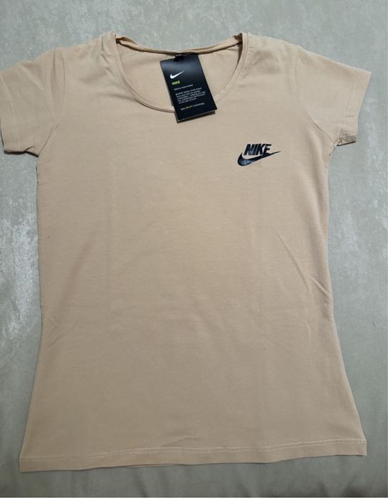 Nike дамски тениски