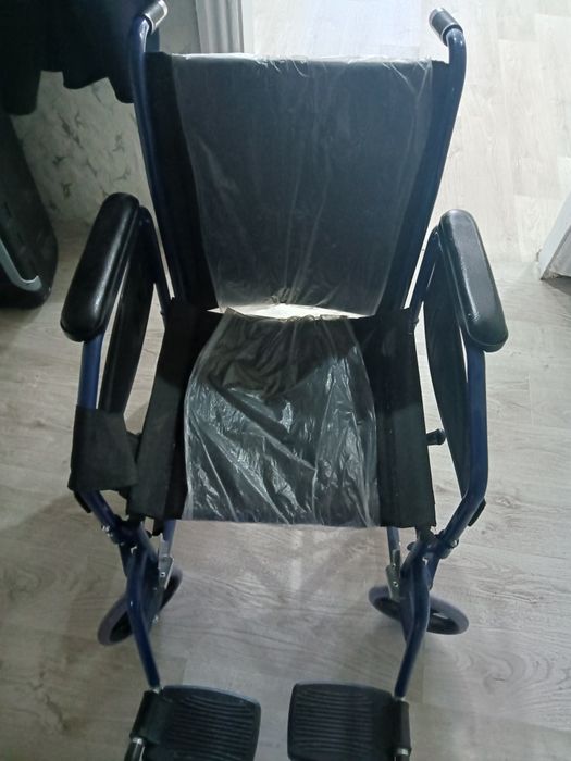 Продам инвалидную коляску