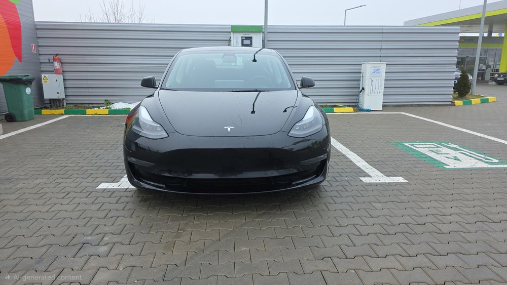 TESLA Model 3 2021 — imagine 5