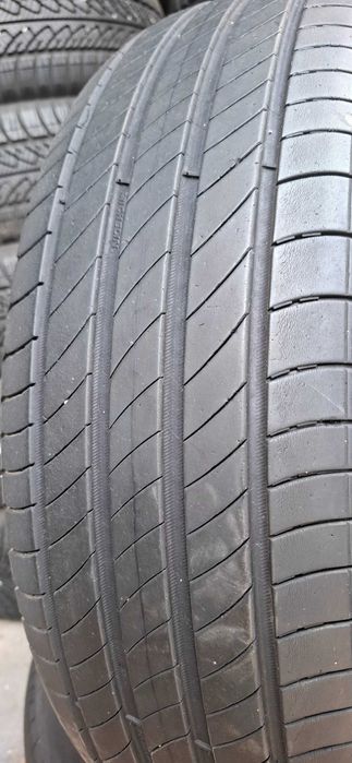 2бр. 215/65/17 Michelin 5.8mm грайфер, дот 21г. Предлагаме монтаж +++