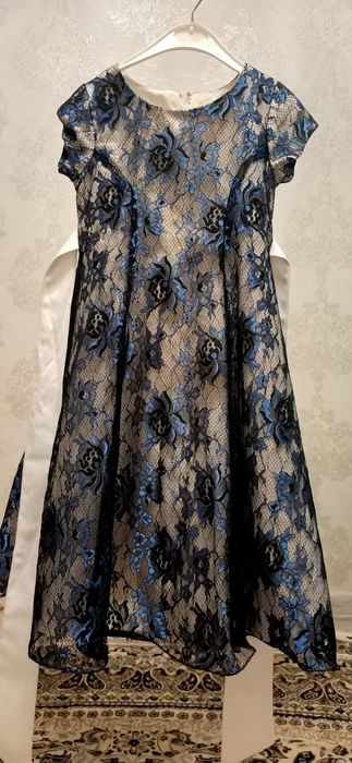 Продаю детские платья