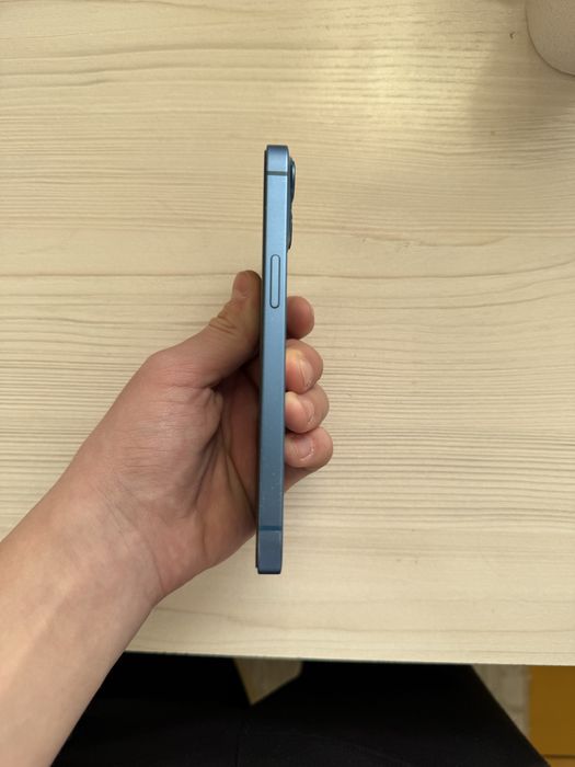 Продам айфон 13 на 256 гб