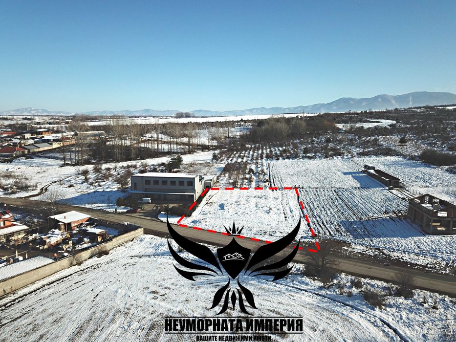 Продавам земя/имот/парцел 1411кв. УПИ в с.Мулдава, първа линия