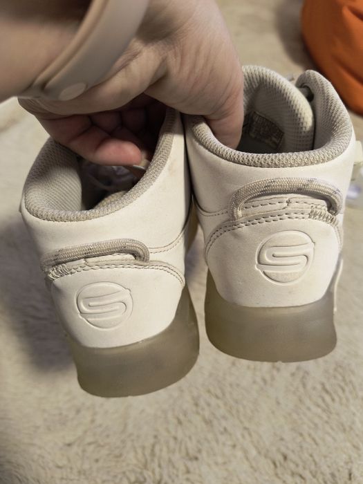 Adidași Sketchers gama Remix. Cu luminițe ce se aprind disco. Măr 32