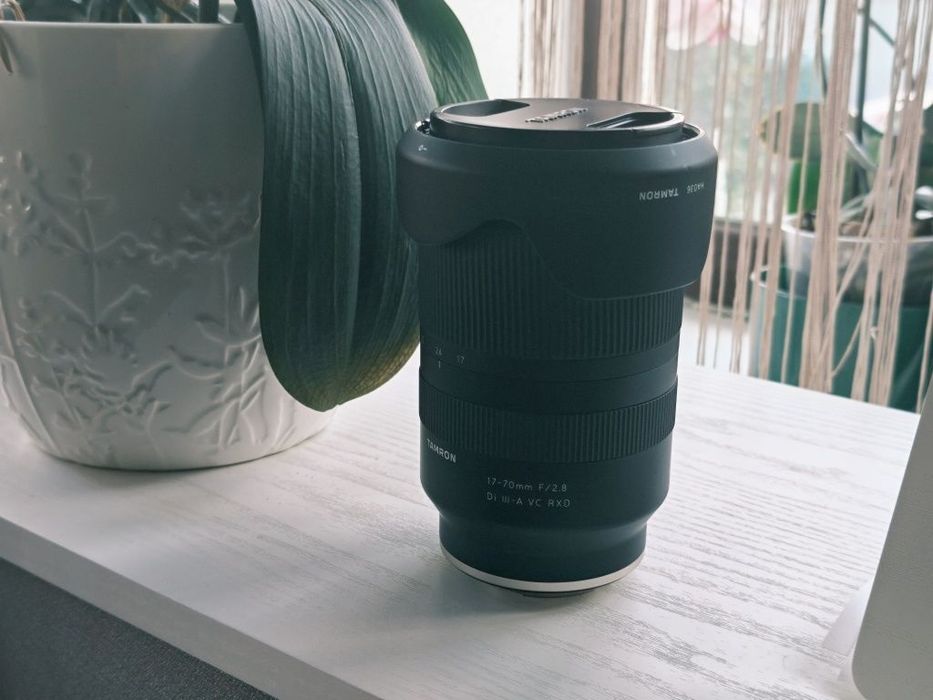 Sony a6700 + Tamron 17-70mm f / 2.8