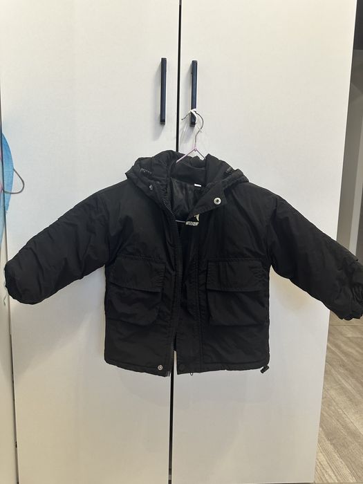 Продам детские комбинезоны и куртки