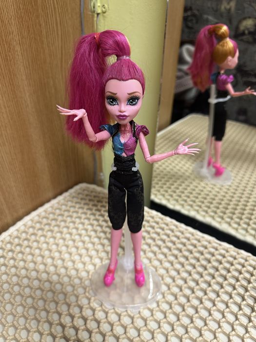 Продам куклу монстр хай!