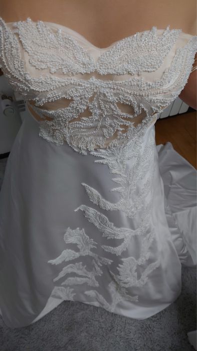 Сватбена рокля с було