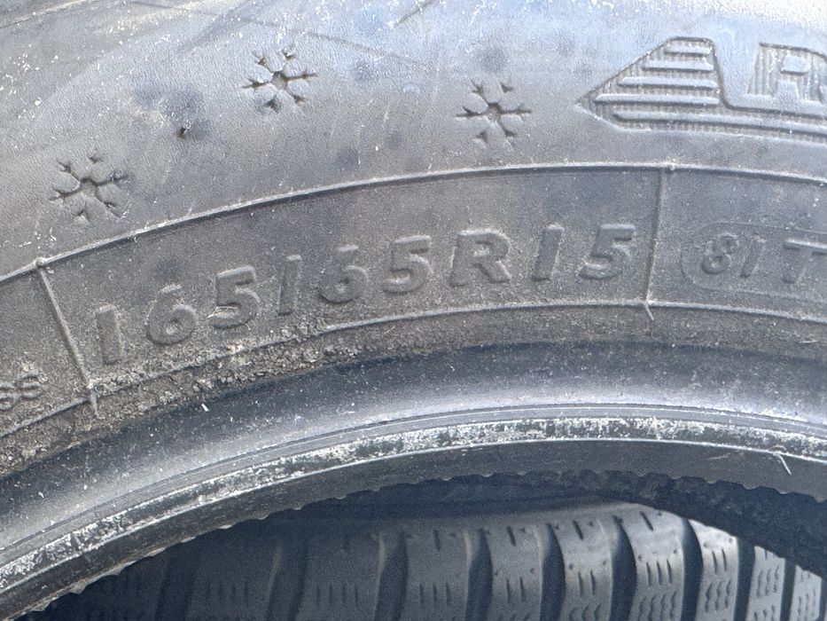 165/65/R15 Dunlop Winter 2бр зимни dot1719 7мм