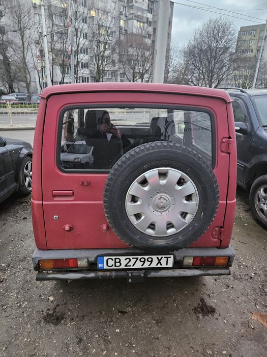 Продавам Suzuki Samurai в отлично състояние с нови комплекта гуми