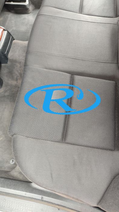 Професионално изтупване   и пране на килими и мека мебел .