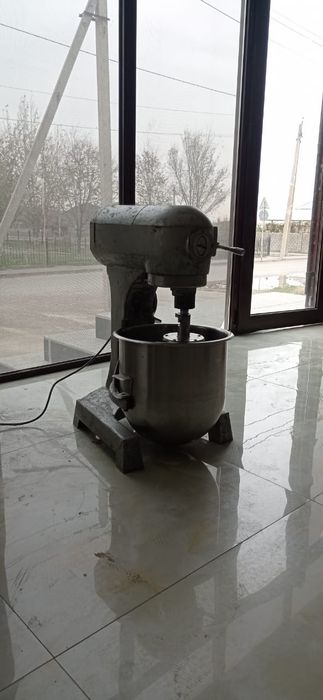 Производственный миксер тестомес 30 л