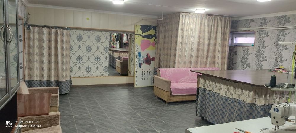 Тикувхона сотилади, домни подвалида