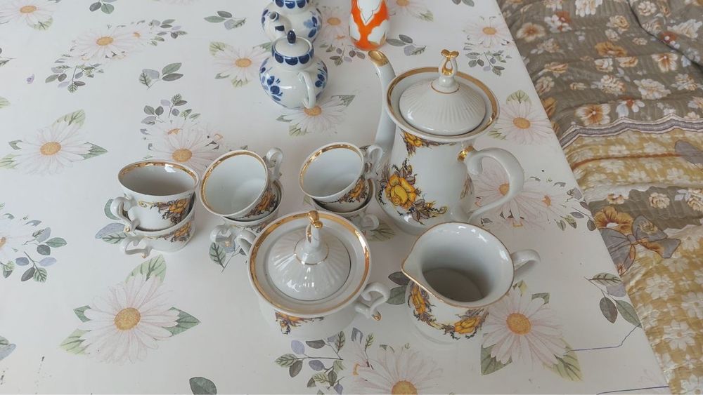 Продается сервиз и хрусталь