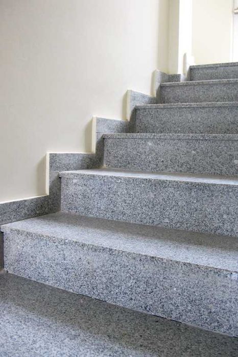 Лепене на камък и гранит