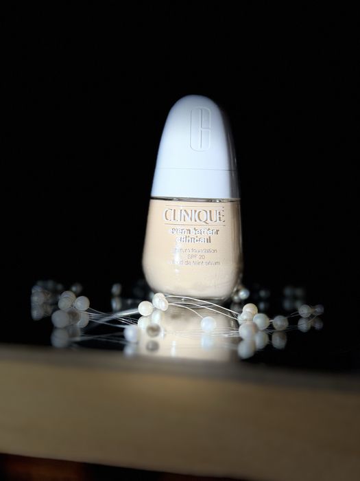 Фондютен на марката CLINIQUE