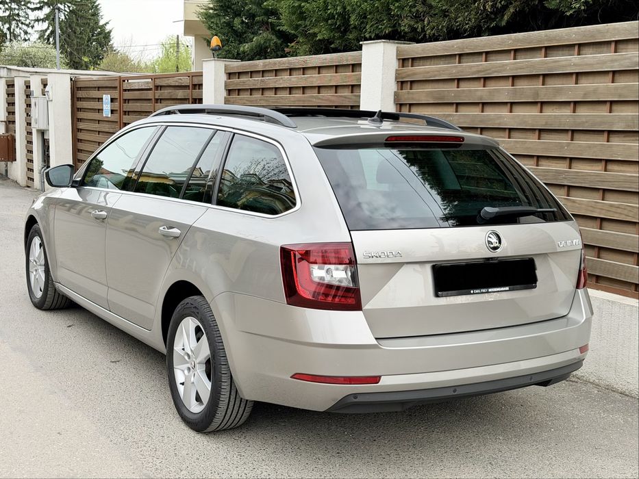Skoda Octavia Ambition diesel 116cp DSG / Panorama / Piele / Bi-xenon LED / Distronic+