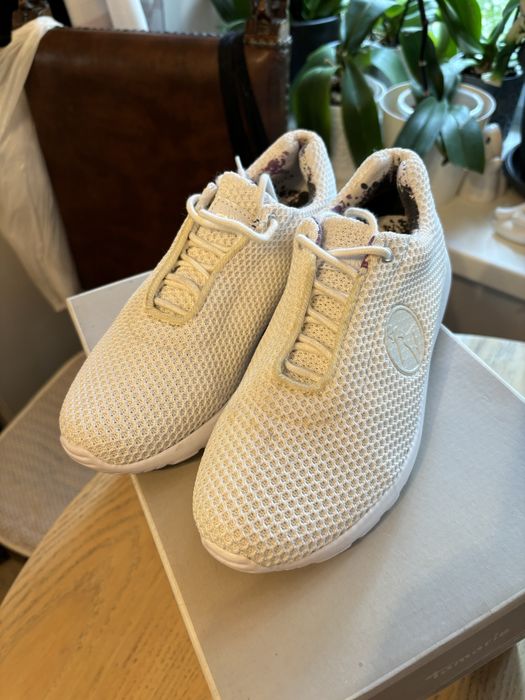 Продам кроссовки  Tamaris, 38 р