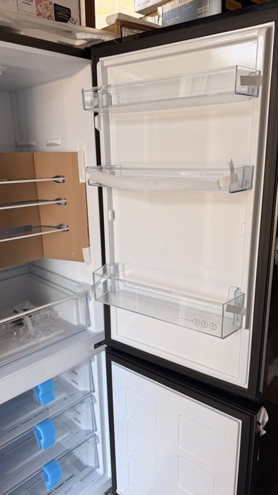 Хладилник с фризер  INDESIT INK21411G4UK 301L | TOTAL NO FROST | 60/40 | КЛАС E | FRESH SPACE