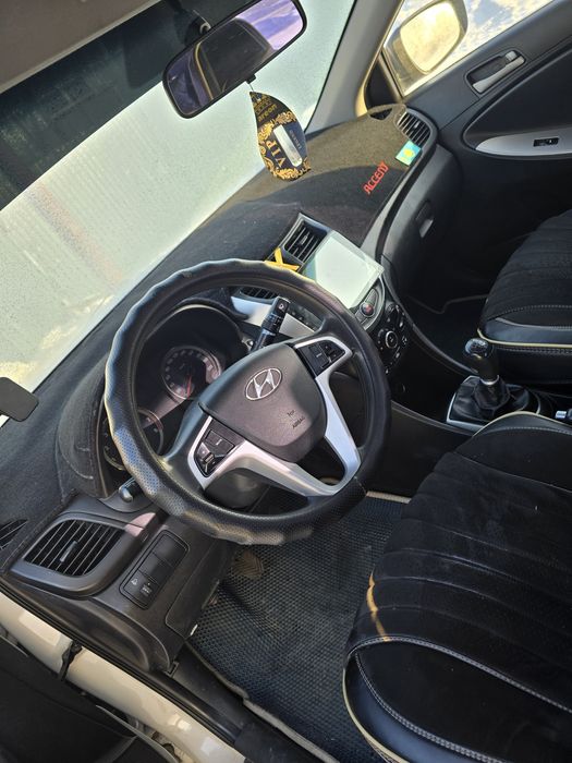 Продам Hyundai Solaris 2015