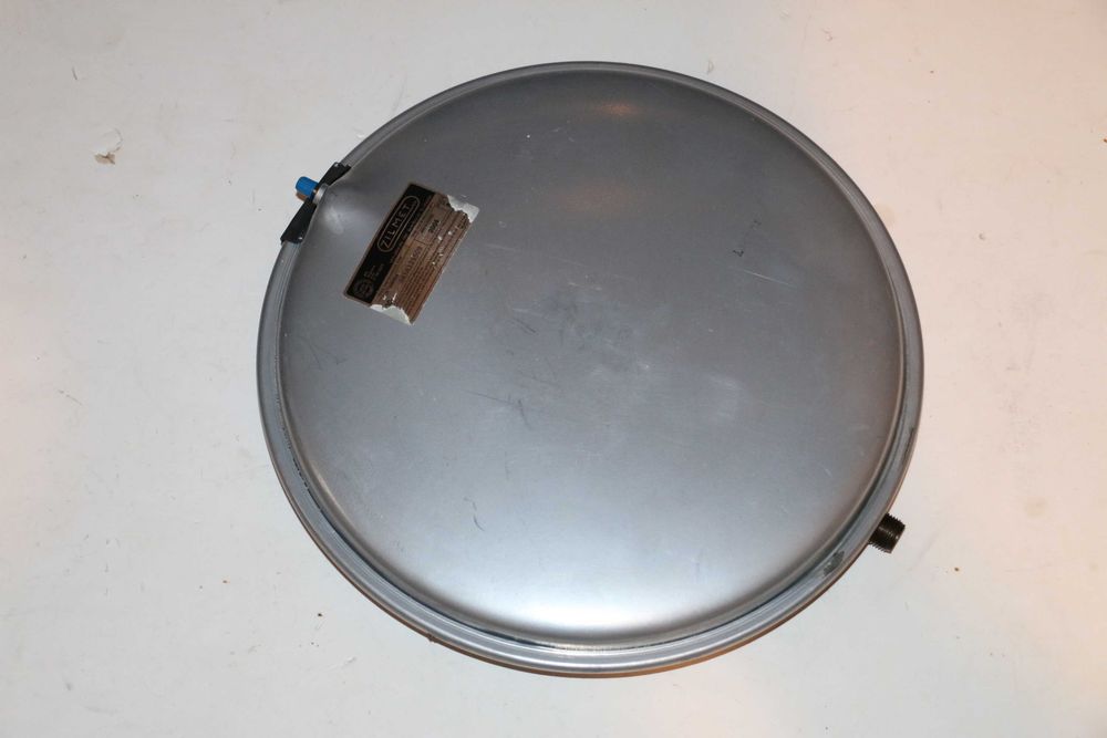 Vas de expansiune 8 L centrala termica Buderus model U012-28 K