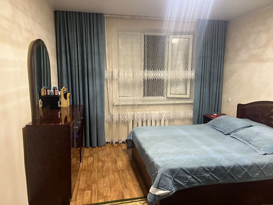 Продам (малосемейку) район Детский Мир