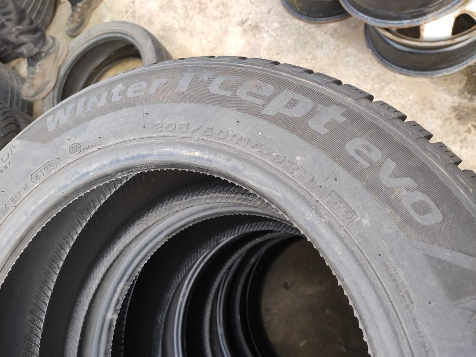 2бр Като нови зимни гуми 205 60 16 - Hankook - DOT 2023