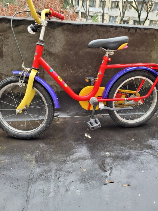 Bicicleta și trotineta copii