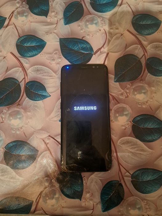 Продам самсунг s8